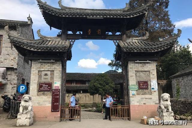 英姿飒爽！国乒两大颜值担当合体打混双，男帅女美太养眼